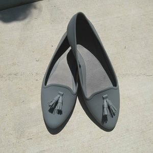 Croc grey flats